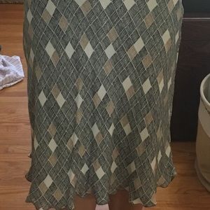 Silk patterned skirt.